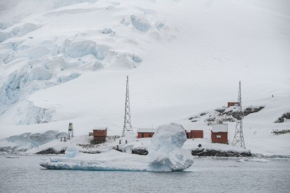 Bruin Station (Almirante Bruin)