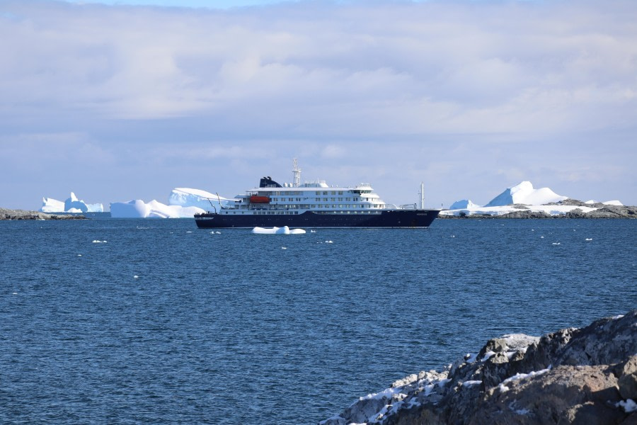 Hondius at Yalour Island